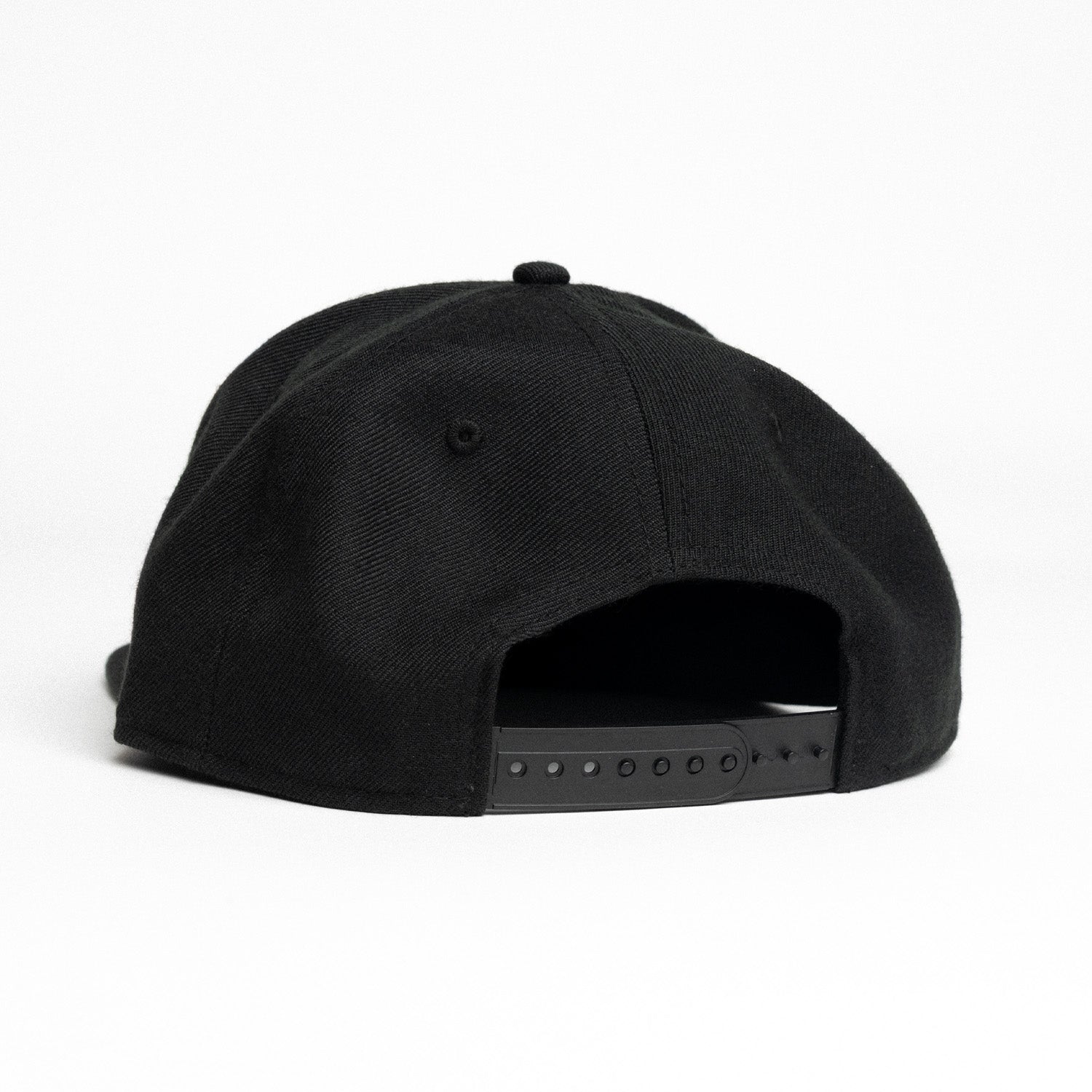 Black Snapback with a white background